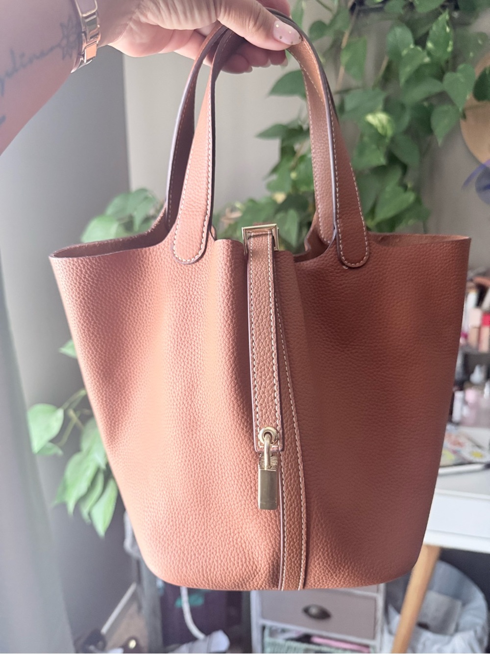 Women's Tan faux Leather Bucket Tote - Classic Everyday Handbag